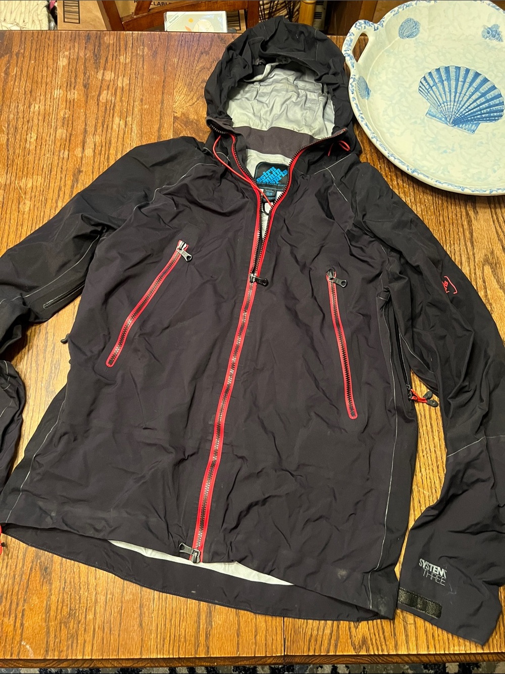Eastern Mountain Sports Ascent Series System Three Black all season Jacket/shell